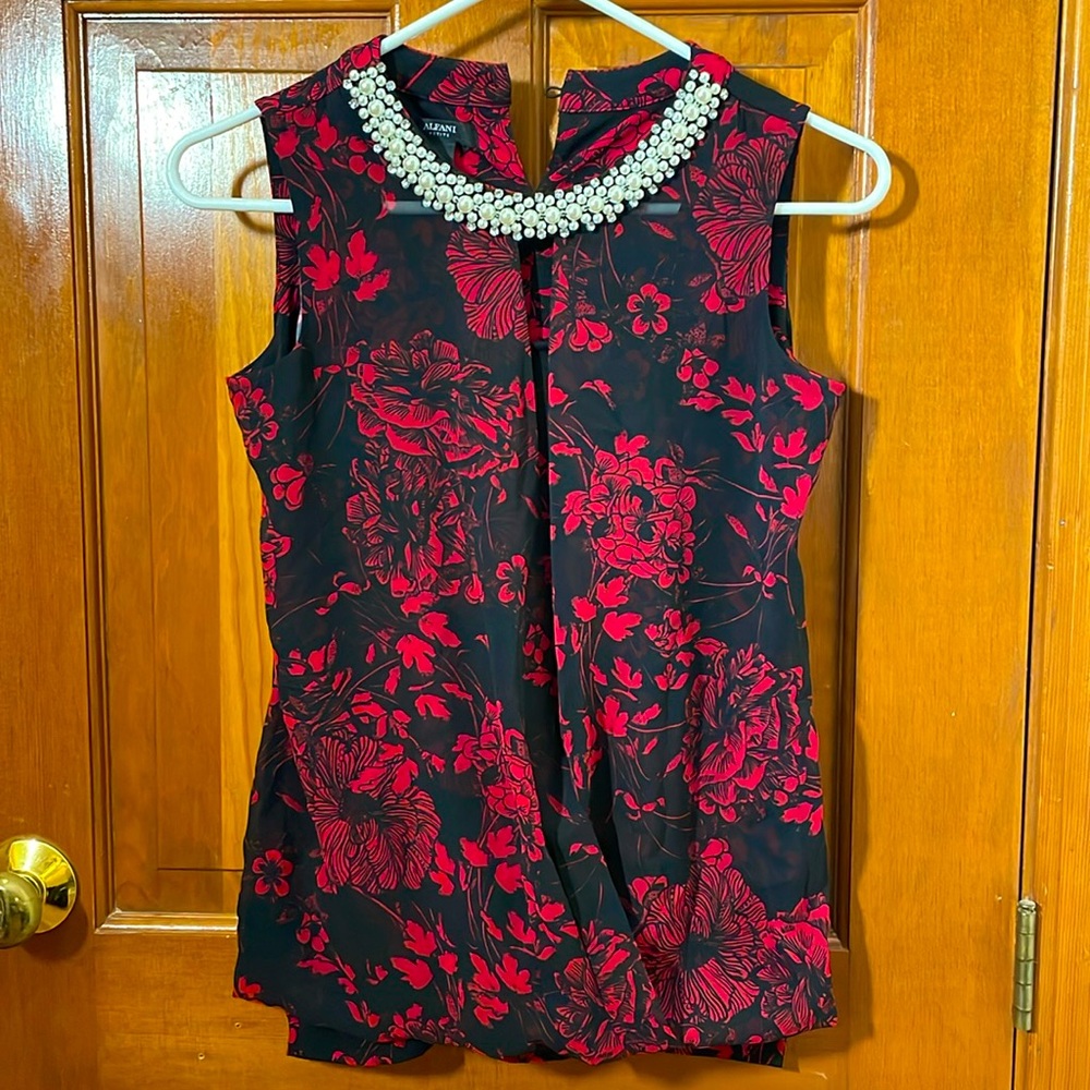 Woman’s petite tank top, like new